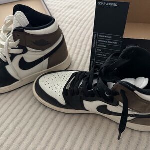 Nike Air Jordan 1 Mocha 5.5Y (7.5W)